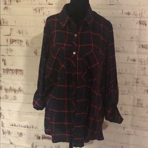 laju Edeva Button up top